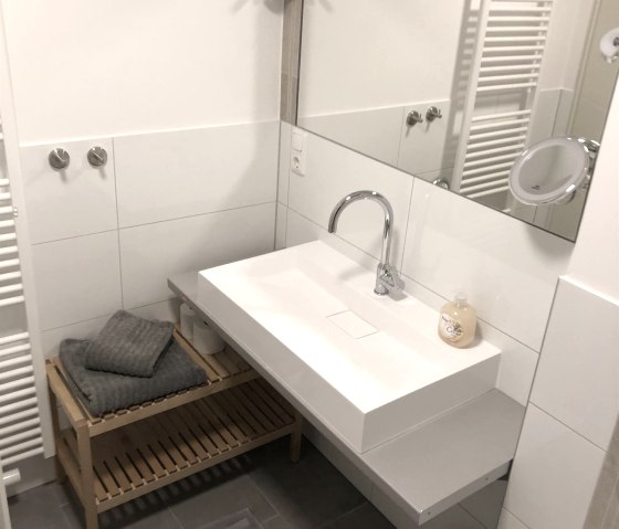 Badezimmer Studio/Wanderzimmer, © Nordeifel Tourismus GmbH & Haus Paulus Badezimmer Studio/Wanderzimmer, © Nordeifel Tourismus GmbH & Haus Paulus