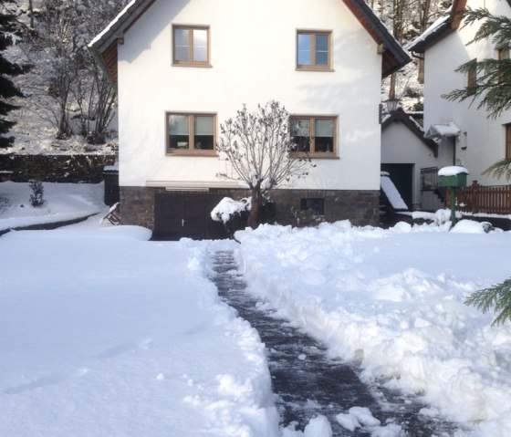 Haus mit Garten im Winter., © Nordeifel Tourismus GmbH & kph Haus mit Garten im Winter., © Nordeifel Tourismus GmbH & kph