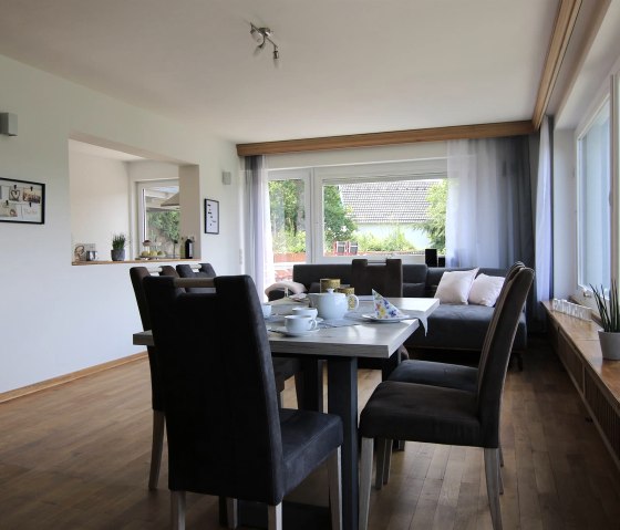 Esstisch, © Nordeifel Tourismus GmbH & Haus Paulus Esstisch, © Nordeifel Tourismus GmbH & Haus Paulus