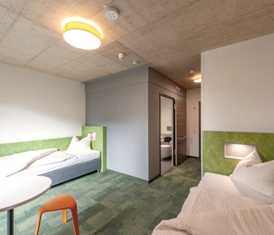 Behindertengerechtes Zimmer, © www.hmp-architekten.de & Nordeifel Tourismus GmbH Behindertengerechtes Zimmer, © www.hmp-architekten.de & Nordeifel Tourismus GmbH