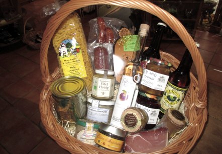 Eifel-Lädchen Geschenkkorb, © Heike Holzem Eifel-Lädchen Geschenkkorb, © Heike Holzem