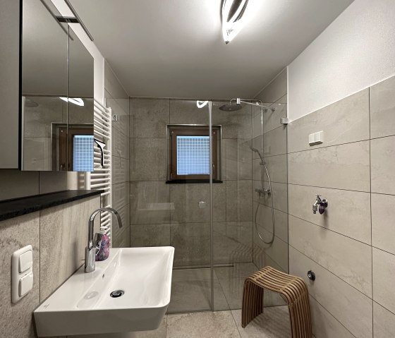 Badezimmer unten, © Nordeifel Tourismus GmbH & Ferienhaus Ginkgo Biloba Badezimmer unten, © Nordeifel Tourismus GmbH & Ferienhaus Ginkgo Biloba