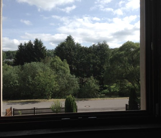 Blick aus dem Fenster nach Süden zum Fluss Urft, © kph & Nordeifel Tourismus GmbH Blick aus dem Fenster nach Süden zum Fluss Urft, © kph & Nordeifel Tourismus GmbH