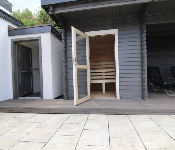 Blick Sauna Dusche, © Nordeifel Tourismus GmbH & Haus Paulus Blick Sauna Dusche, © Nordeifel Tourismus GmbH & Haus Paulus