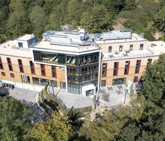 Hausansicht Luft, © www.hmp-architekten.de & Nordeifel Tourismus GmbH Hausansicht Luft, © www.hmp-architekten.de & Nordeifel Tourismus GmbH