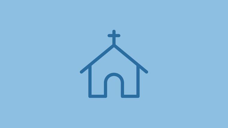 Ein einfaches Icon einer Kirche auf blauem Hintergrund. Die Kirche hat einen kreuzförmigen Turm und einen offenen Eingang.