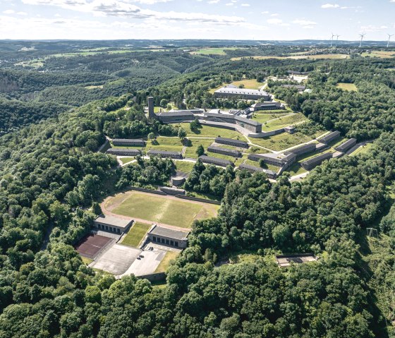 Luftbild Gel&auml;nde Vogelsang, &copy; Eifel Tourismus GmbH - Dennis Stratmann