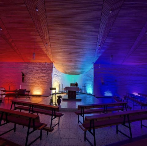 LichtErlebnisKirche Scheuren, © Julia Reuss
