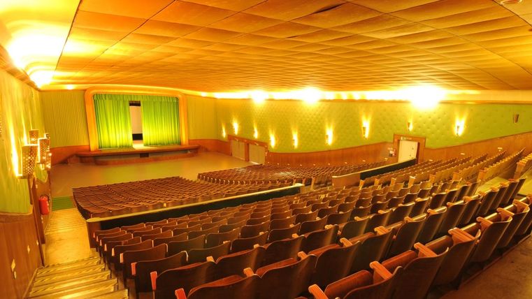 Kulturkino mit vielen Sitzplätzen