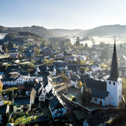 Zicht op Olef met vorst, © Eifel Tourismus GmbH, D. Ketz