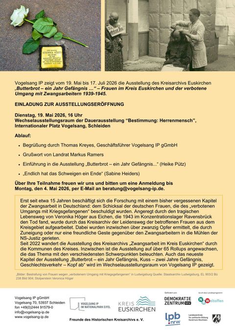 Eine Einladung zur Ausstellungseröffnung mit Informationen über die Ausstellung „Bestimmung: Herrmanns“ in der Stadt Vogelsang. Die Grafik enthält Bilder und Details zur Veranstaltung, die sich mit dem Thema Zwangsarbeit während der Jahre 1939-1945 beschäftigt.