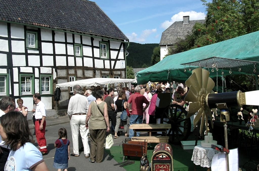 Marché d'antiquités, d'art et d'artisanat, © Bürgergemeinschaft Olef