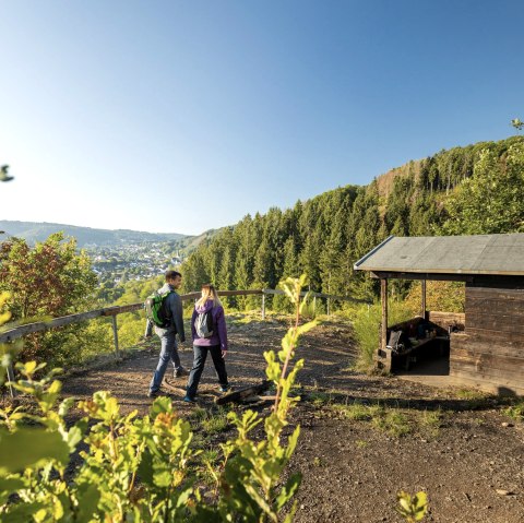Rast am Aussichtspunkt Kuckucksley, © Eifel Tourismus GmbH, Dominik Ketz