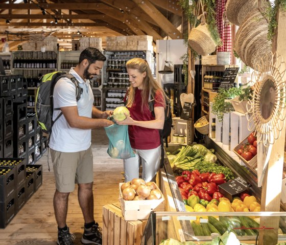 Einkaufen auf dem Markt, © Eifel Tourismus GmbH - Dominik Ketz