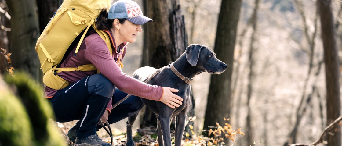 Dog Walk Eifel-Mensch.Hund hinten
