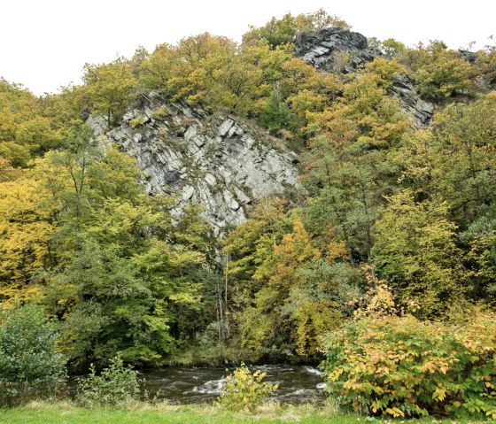Rurtalfelsen bei Widdau an der Eifel-Höhen-Route, © Rheinland-Pfalz Tourismus GmbH/D. Ketz