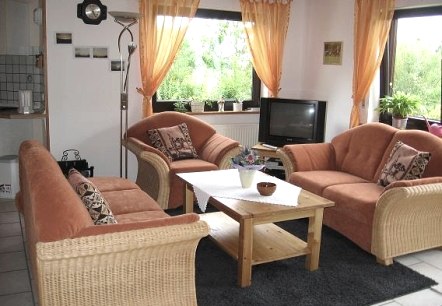 Wohnbereich Wohnung 1, © Nordeifel Tourismus GmbH & Ferienwohnungen Pielorz